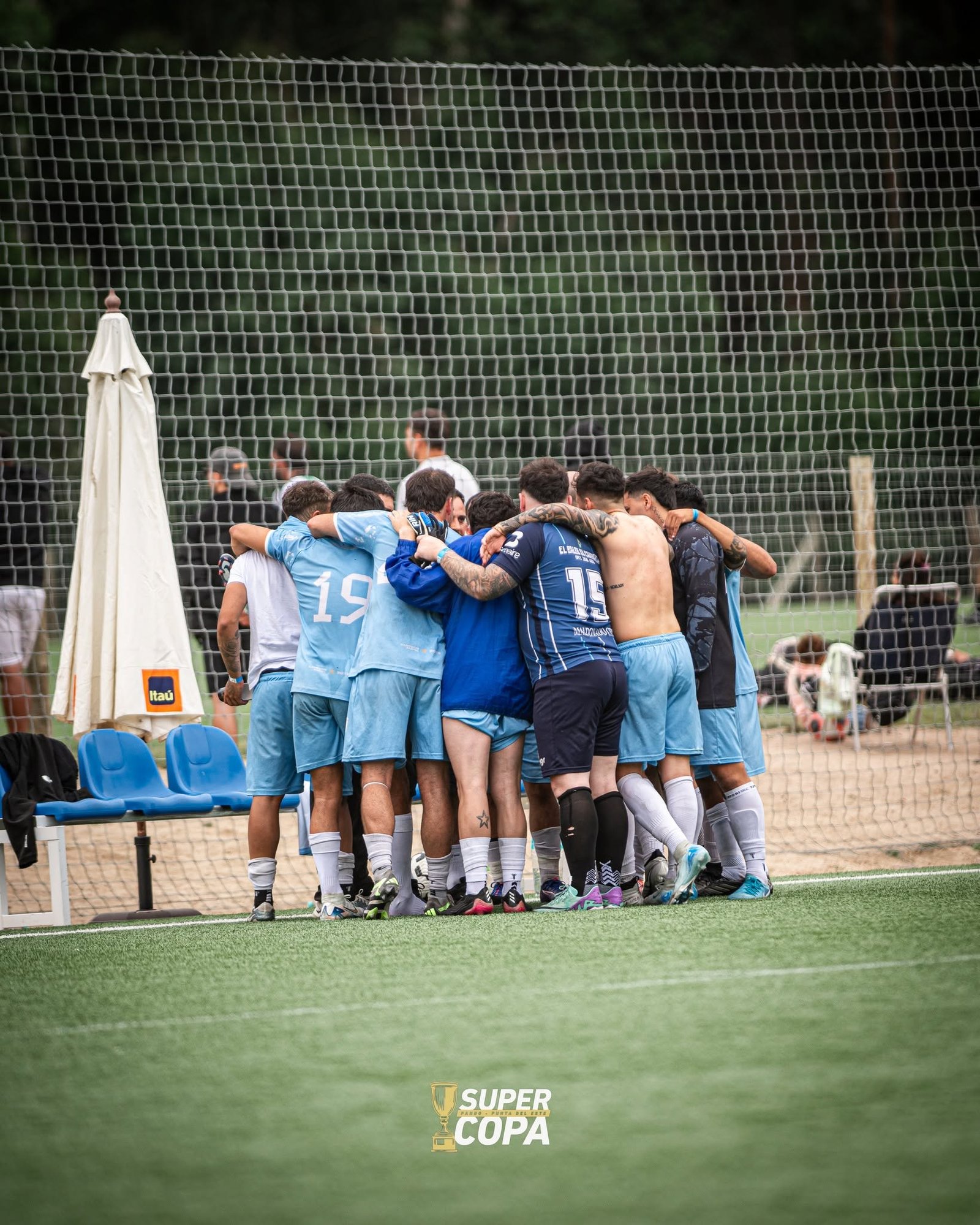 Abrazo de equipo